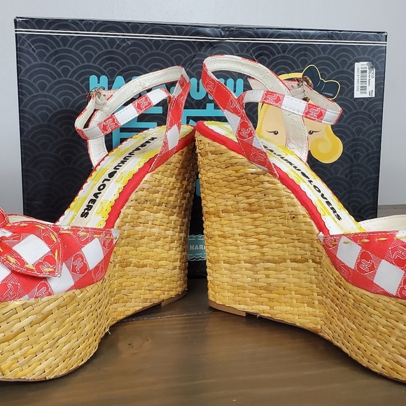 Harajuku Lovers Picnic Wedges - Picture 4 of 7